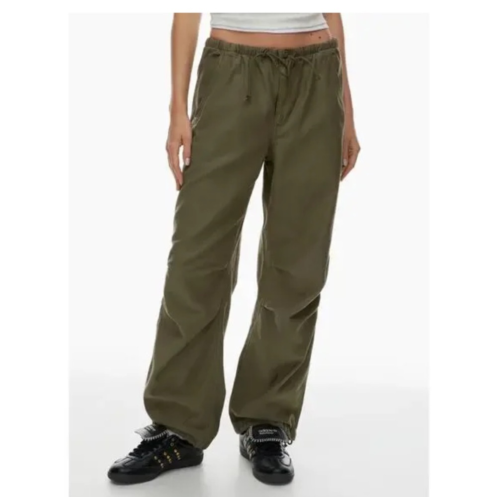Aritzia TNA original cache cargo parachutepants Olive Green Wide-Leg Track Pants